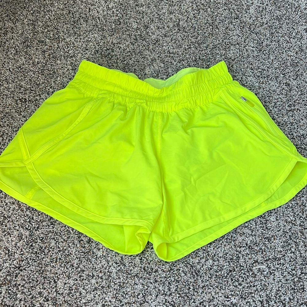 Lululemon 4” Tracker short neon yellow size 6